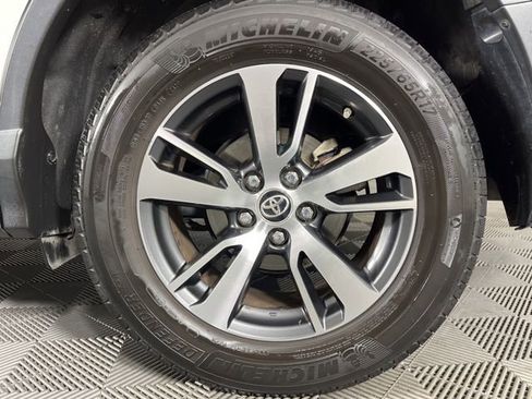 Used 2018 Toyota RAV4 XLE image 13