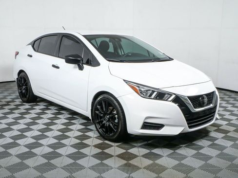 Used 2020 Nissan Versa S FWD image 1