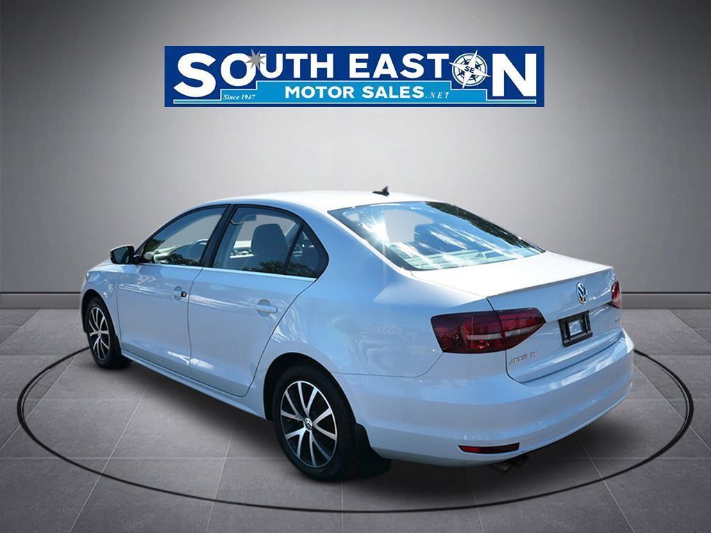 Used 2018 Volkswagen Jetta SE FWD image 5