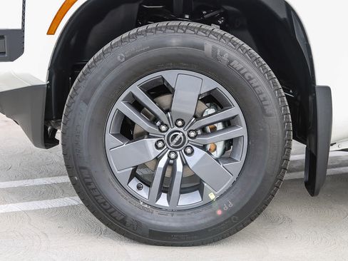 New 2025 Nissan Frontier SV AWD/4WD image 11