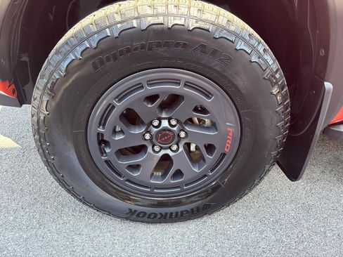 Used 2025 Nissan Frontier PRO-4X w/ Pro Convenience Package AWD/4WD image 8