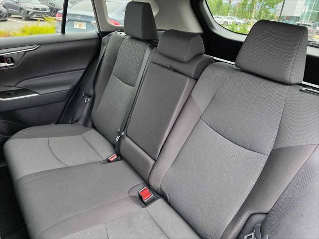 Used 2025 Toyota RAV4 XLE AWD/4WD image 17
