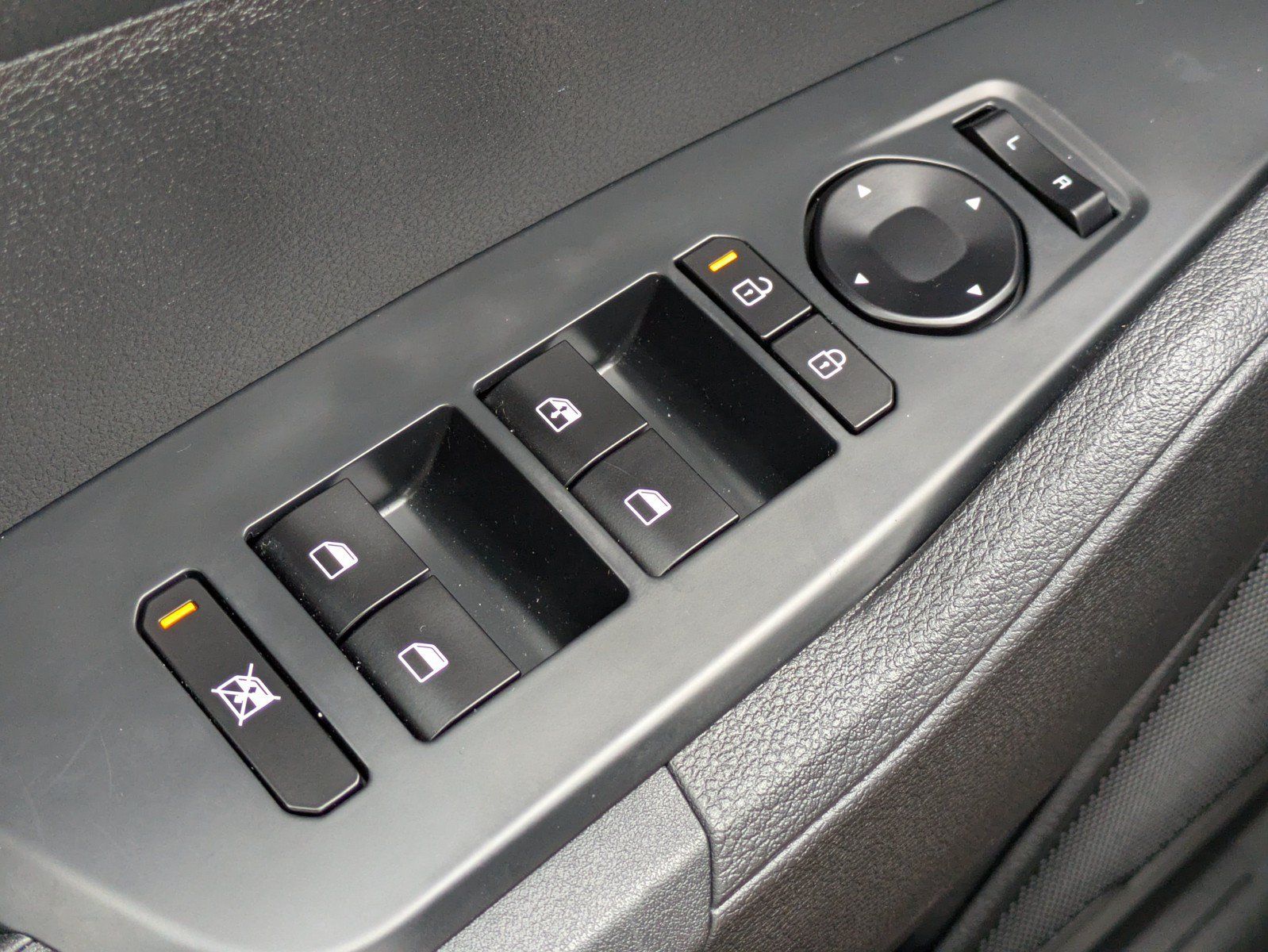 Certified 2026 Kia Sportage LX FWD image 16