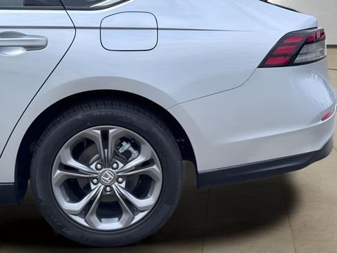 Used 2024 Honda Accord EX image 38