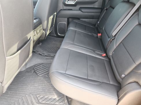 Used 2023 Chevrolet Silverado 1500 LT Trail Boss w/ LT Trail Boss Premium Package AWD/4WD image 31