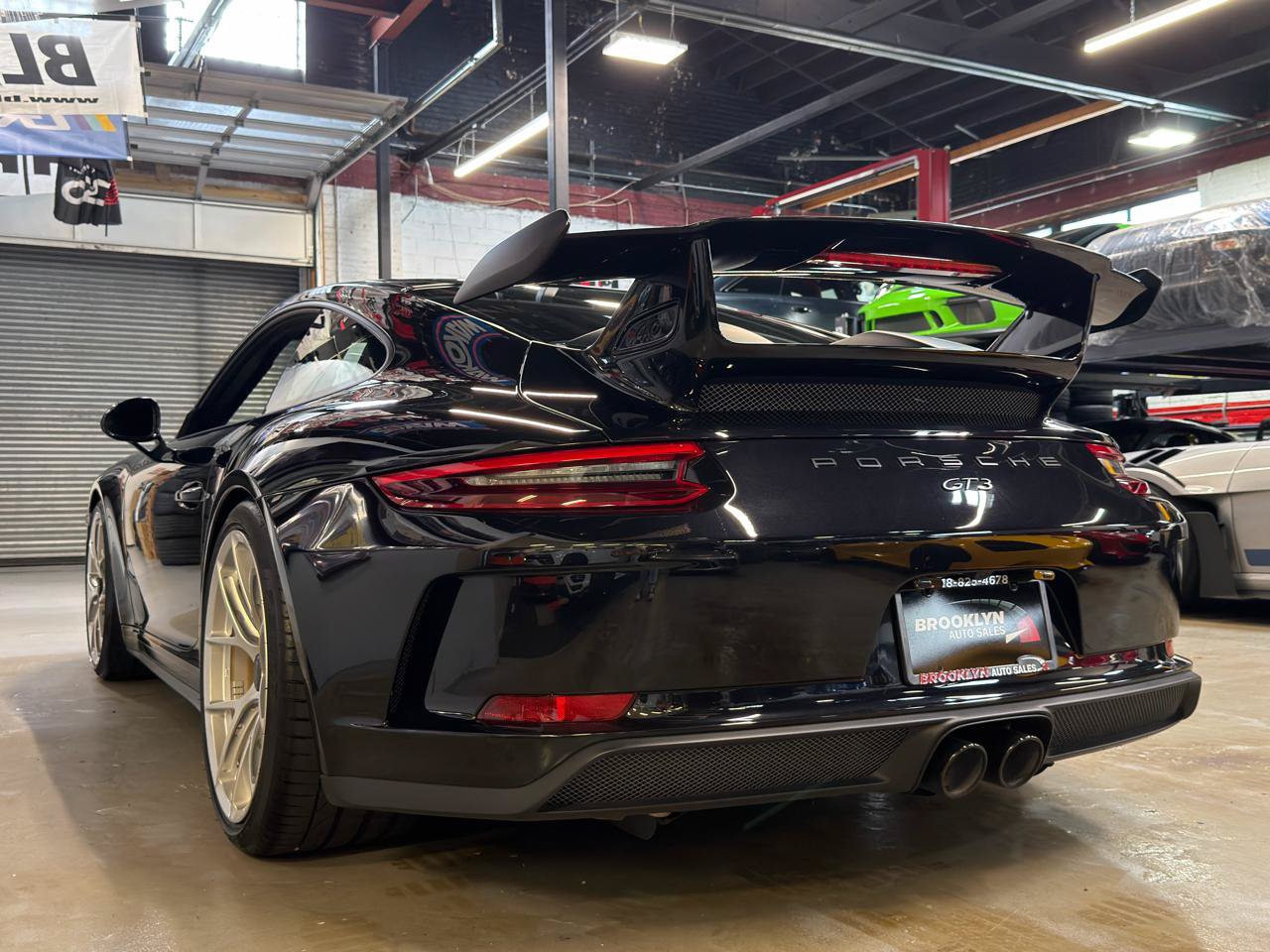 Used 2018 Porsche 911 GT3 RWD image 10