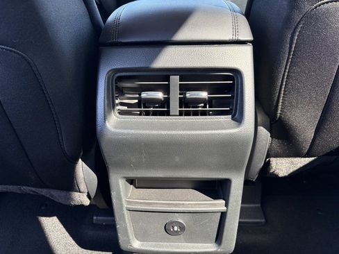 Used 2024 Ford Edge SE w/ Black Appearance Package image 21