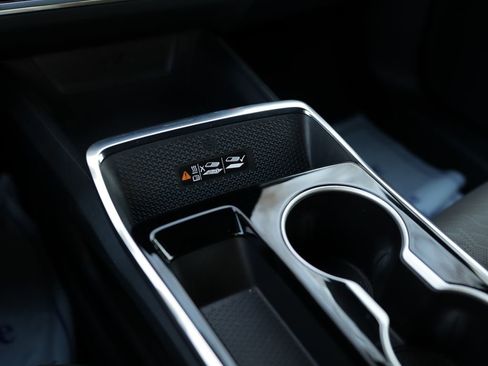 Used 2025 Chevrolet Equinox LT w/ Convenience Package II image 18