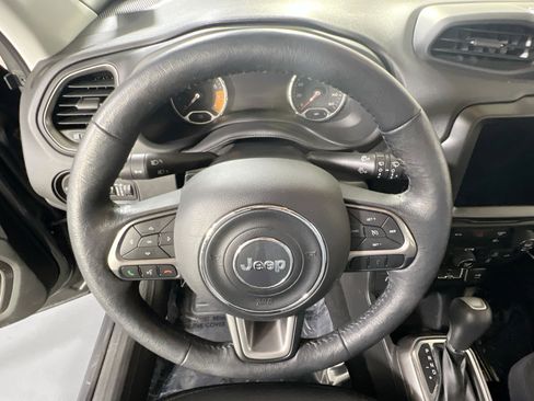 Used 2022 Jeep Renegade Latitude w/ Convenience Group AWD/4WD image 11