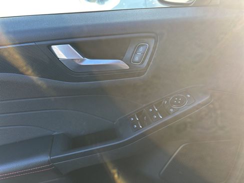 Used 2024 Ford Escape ST-Line image 5