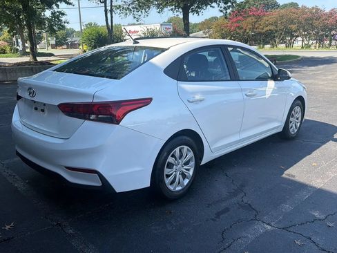 Used 2020 Hyundai Accent SE FWD image 6