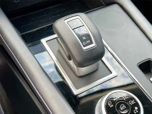 Used 2024 Mitsubishi Outlander ES image 15