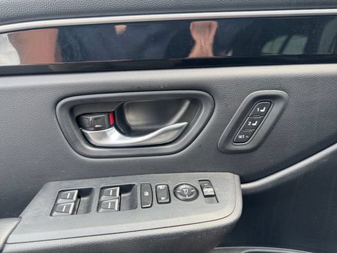Certified 2025 Honda Pilot Touring image 16