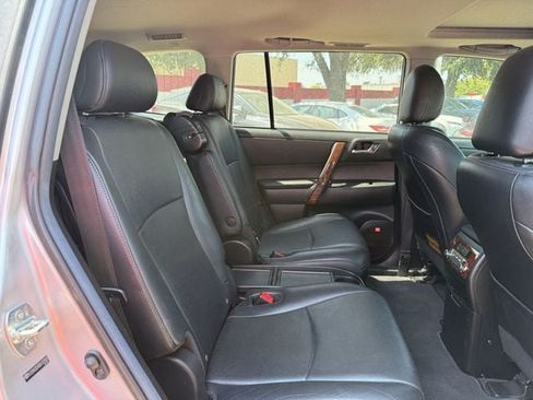 Used 2013 Toyota Highlander Limited FWD image 30