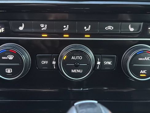 Used 2018 Volkswagen Golf R 4-Door AWD/4WD image 27