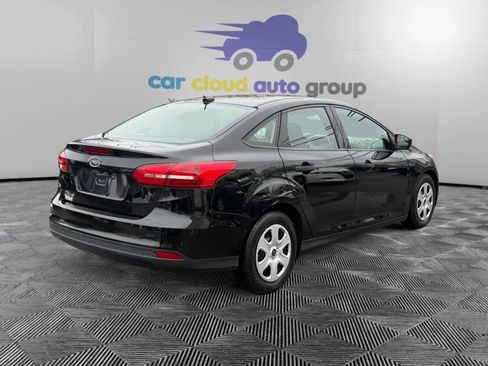 Used 2017 Ford Focus S image 5
