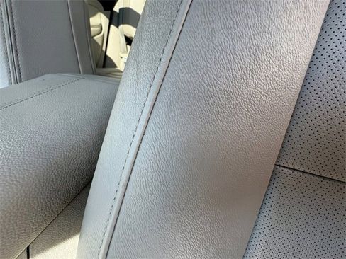 Used 2018 GMC Terrain Denali w/ Comfort Package image 29