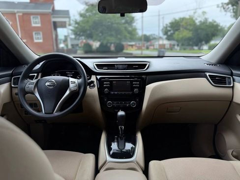 Used 2016 Nissan Rogue SV FWD image 14