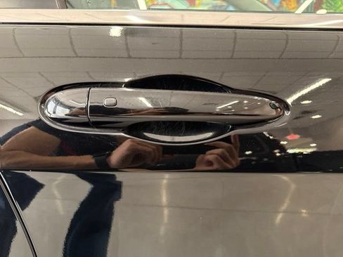 Used 2019 Jeep Cherokee Limited AWD/4WD image 22