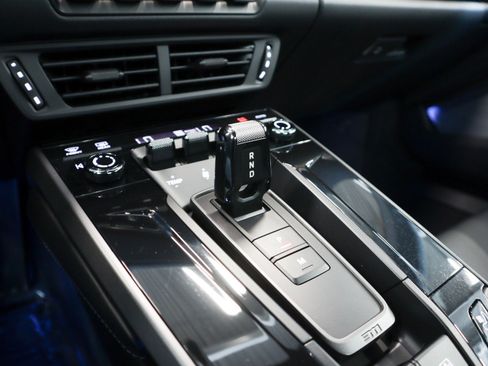 Used 2025 Porsche 911 Carrera image 18