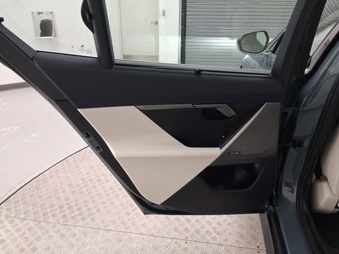 Used 2025 BMW 530i image 28