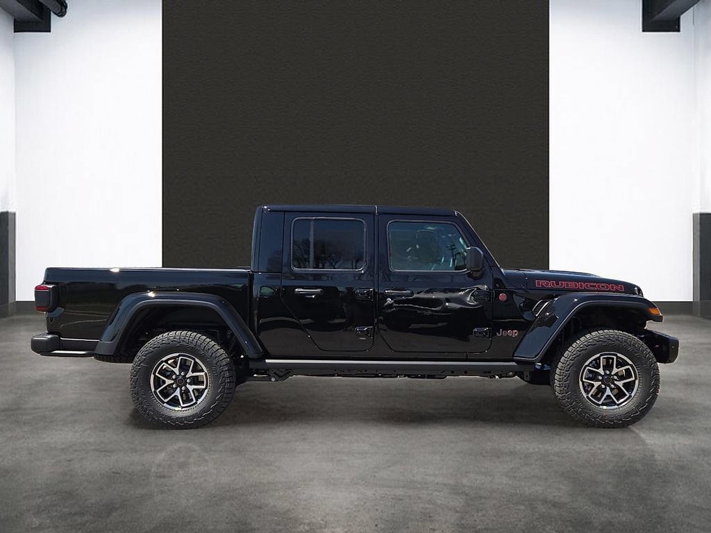 Used 2025 Jeep Gladiator Rubicon AWD/4WD image 11