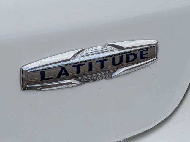 Used 2025 Jeep Compass Latitude AWD/4WD image 14