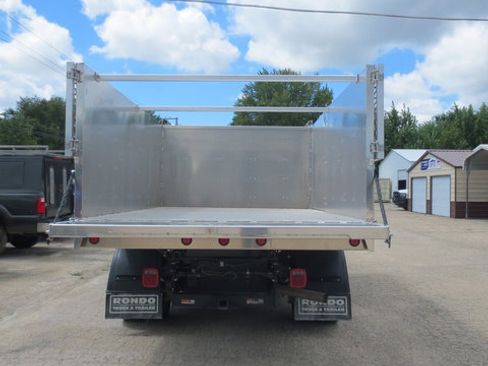 Used 2023 Ford F550 4x4 Regular Cab Super Duty w/ XLT Value Package image 4