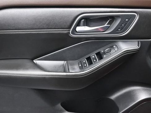 Used 2021 Nissan Rogue SL w/ Premium Package FWD image 6