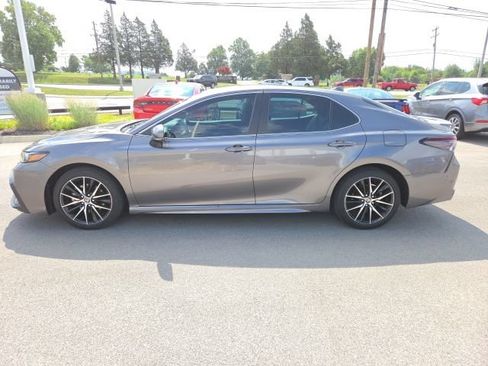 Used 2024 Toyota Camry SE FWD image 11