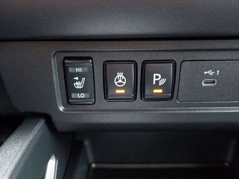 Used 2023 Nissan Frontier SV w/ SV Convenience Package AWD/4WD image 19