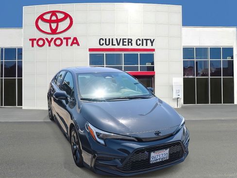 Used 2023 Toyota Corolla SE w/ SE Premium Package FWD image 1