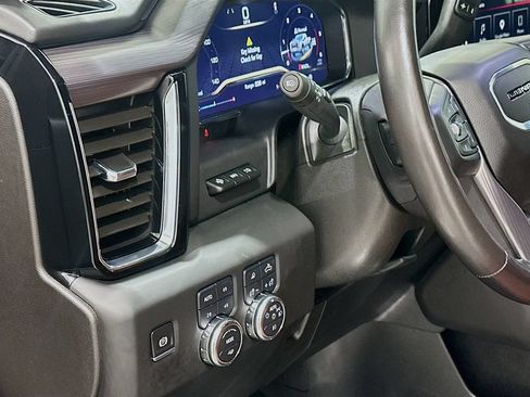 Used 2025 GMC Sierra 3500 Denali Ultimate AWD/4WD image 9
