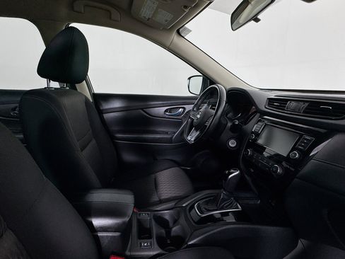 Used 2020 Nissan Rogue S w/ Special Edition Package FWD image 27