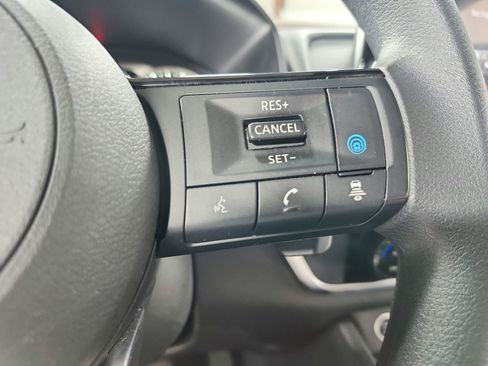 Used 2023 Nissan Rogue SV AWD/4WD image 16