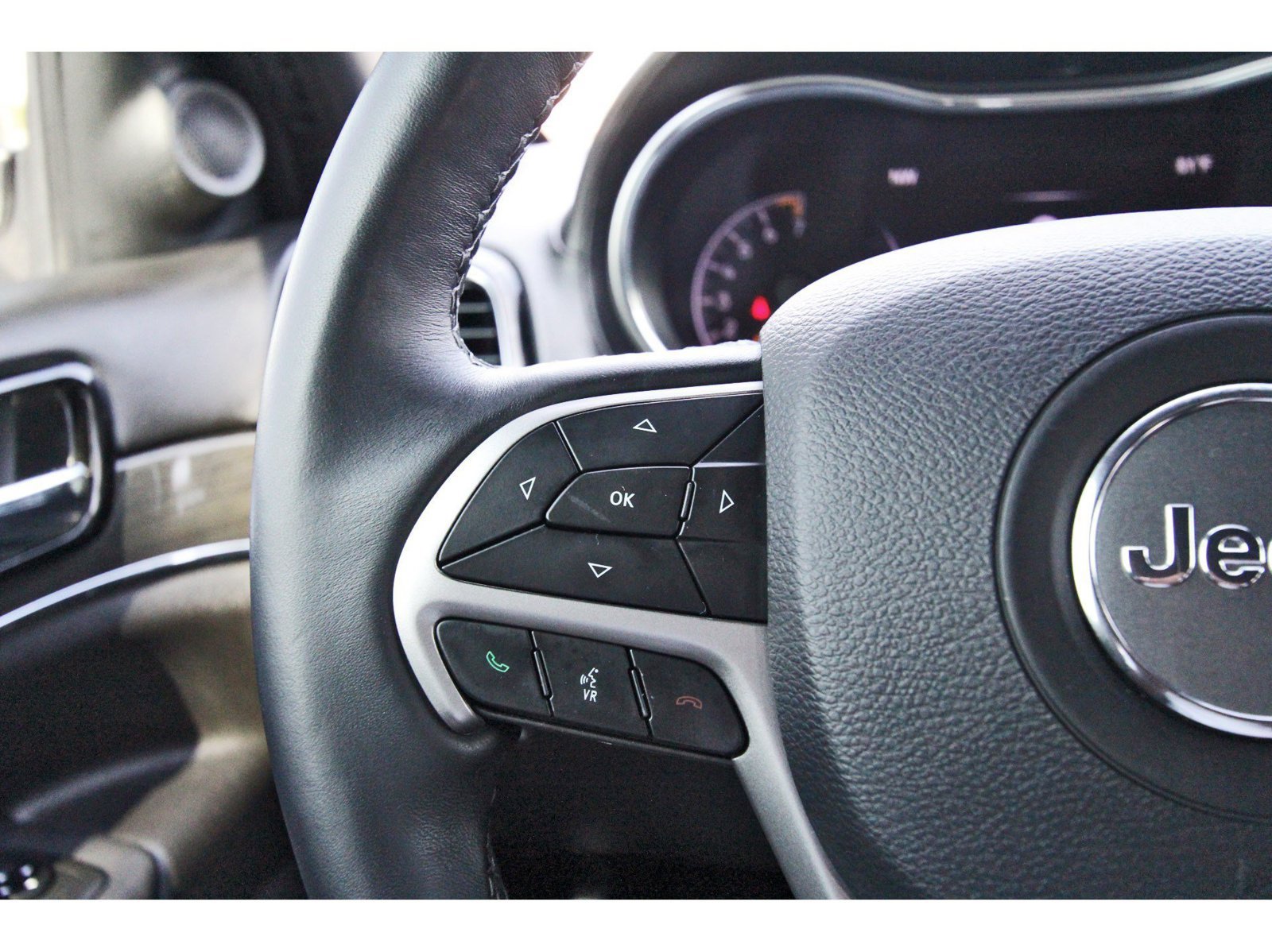 Used 2019 Jeep Grand Cherokee Overland RWD image 22