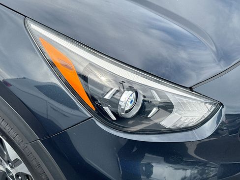 Used 2022 Kia Niro EX Premium w/ Cold Weather Package image 34