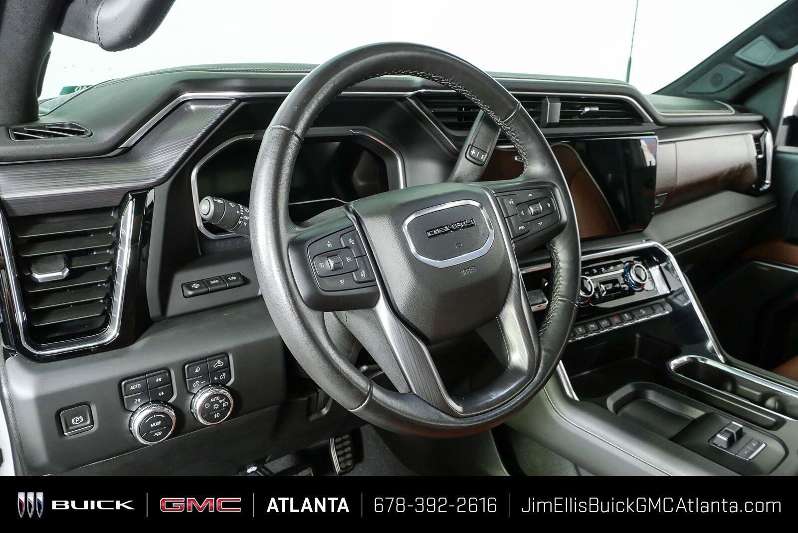 Used 2024 GMC Sierra 2500 Denali Ultimate w/ Max Trailering Package AWD/4WD image 4