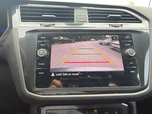 Used 2022 Volkswagen Tiguan SE FWD image 33