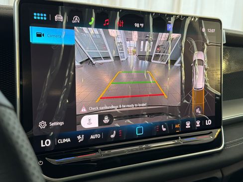 New 2026 Volkswagen Tiguan SE R-Line FWD image 25