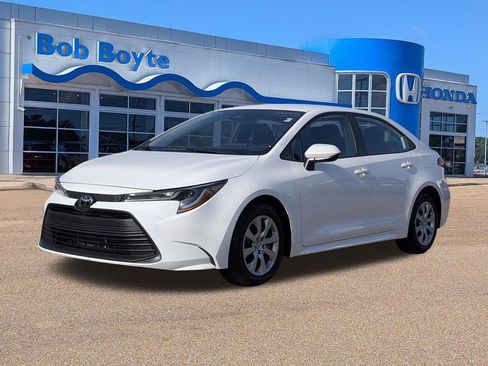Used 2023 Toyota Corolla LE FWD image 7