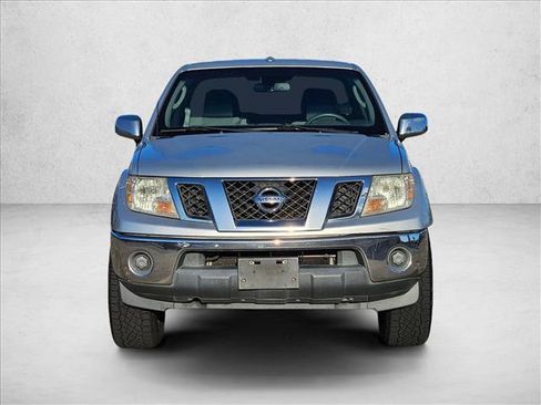 Used 2011 Nissan Frontier SV w/ SV Premium Utility Pkg RWD image 2
