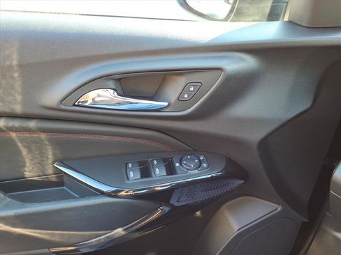 Used 2025 Chevrolet Trax RS w/ Sunroof Package image 14