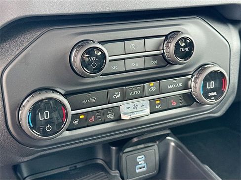 New 2025 Ford Bronco Outer Banks image 11