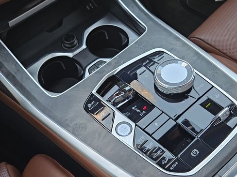 Used 2023 BMW X7 M60i w/ Executive Package image 20