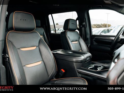 Used 2024 GMC Yukon XL AT4 AWD/4WD image 61