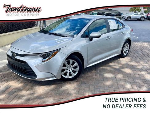 Used 2024 Toyota Corolla LE image 1