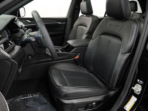 Certified 2023 Jeep Grand Cherokee Overland AWD/4WD image 16