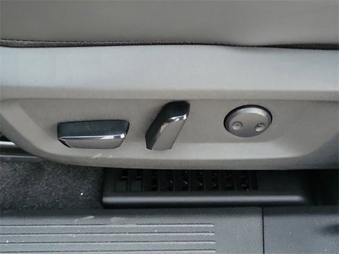 New 2025 Nissan Rogue Platinum w/ Tech Package image 5