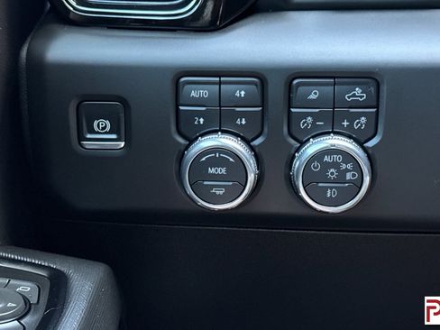 Certified 2025 GMC Sierra 2500 AT4X w/ AT4X AEV Edition AWD/4WD image 31